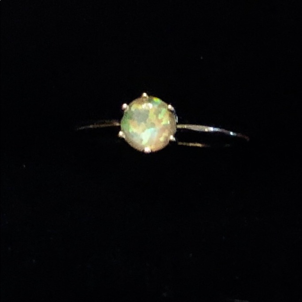 Elegant Fire Opal ring set in Sterling Silver!
